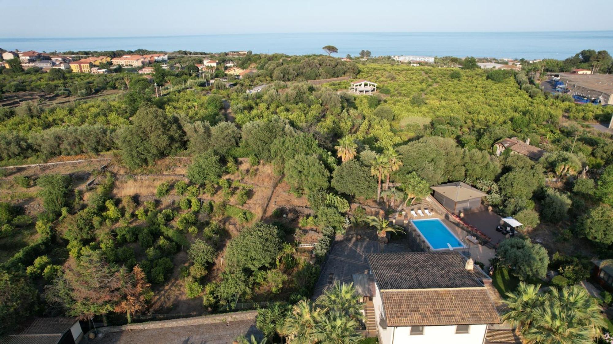 Villa Biddizza Ачиреале Экстерьер фото