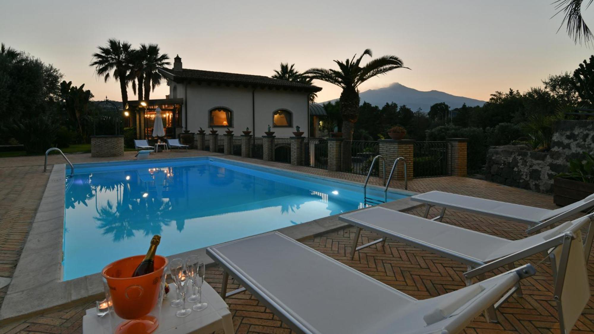 Villa Biddizza Ачиреале Экстерьер фото
