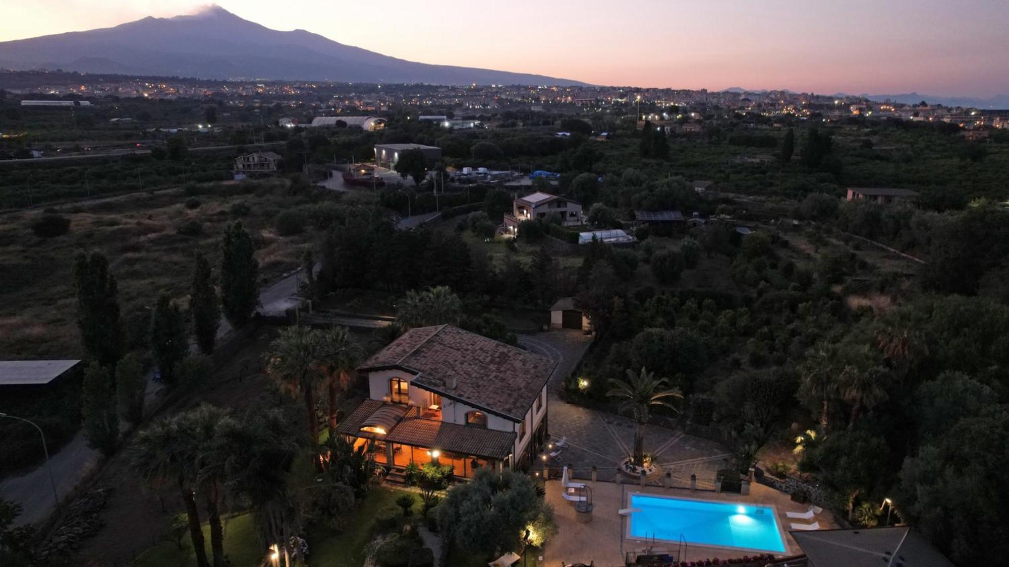 Villa Biddizza Ачиреале Экстерьер фото